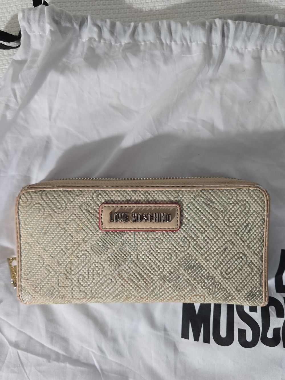 Love Moschino Cream Textured Logo Zip Wallet with Gold Plaque
